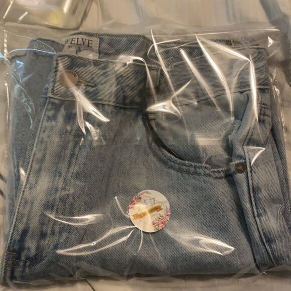 ✨ Brooklyn High-Rise Shorts✨ - Picture 11 of 11